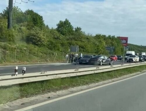 Na východe došlo k hromadnej nehode. Cesta je ťažko prejazdná, upozorňujú hasiči – FOTO