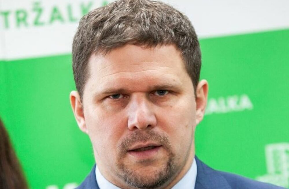 Starosta Petržalky Hrčka končí vo svojej funkcii, zamestnanec si mal vyplatiť vyše dva milióny eur – VIDEO
