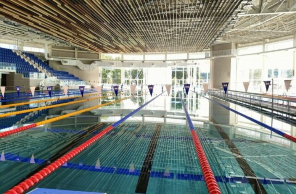 Národné olympijské centrum plaveckých športov má už napustené bazény, otvoriť ho plánujú koncom augusta – FOTO