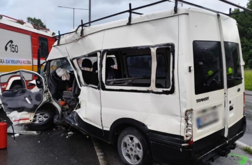 V Ružomberku došlo k tragickej dopravnej nehode, vyžiadala si dva životy – FOTO