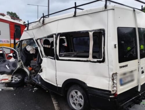 V Ružomberku došlo k tragickej dopravnej nehode, vyžiadala si dva životy – FOTO