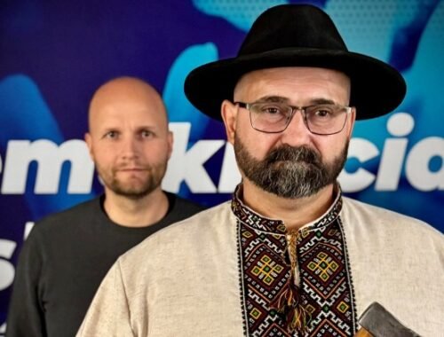 Mužovi s valaškou zrušili obvinenie, Demokrati sa podľa Naďa stali terčom paranoje vládnych predstaviteľov