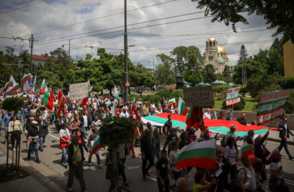 Bulharsko čelí protestom pre plánované prijatie eura, časť obyvateľov sa obáva chudoby – FOTO