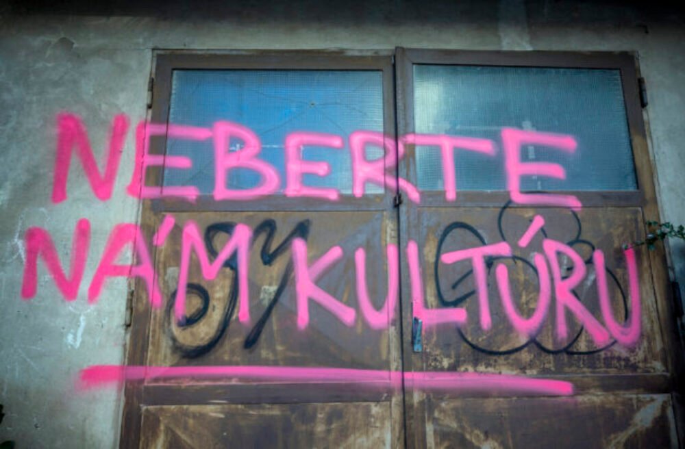 Námestie Karola Vaculíka v Bratislave sa ako dielo protestu zmení na Slobodnú národnú galériu