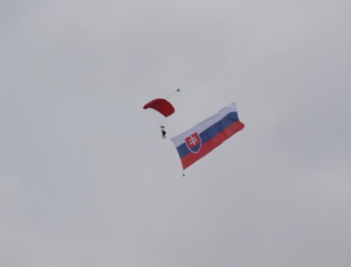 Do Lučenca prídu elity vojenského parašutizmu, Slovensko sa stane dejiskom majstrovstiev sveta