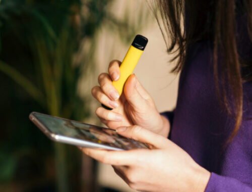 Príprava zákona o e-cigaretách viazne, poslanci parlamentu hovoria o cynizme a zlyhaní štátu