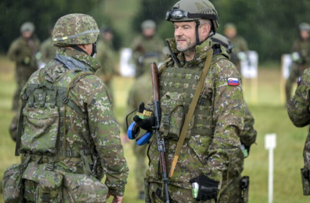 Pellegrini priznáva, že výcvik je fyzicky aj psychicky náročný. Kaliňák už dostal aj trest – VIDEO, FOTO