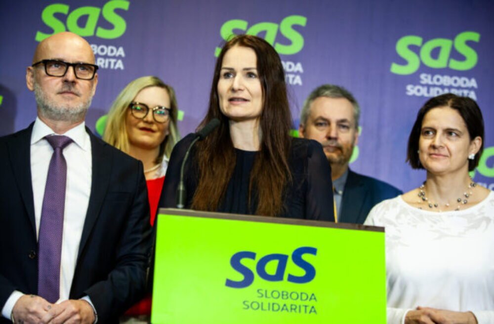 51475_6788d4e59613d032510613-640x420.jpg SaS kritizuje predražený prenájom Sociálnej poisťovne v Nitre, upozorňuje na možné rodinné prepojenia – VIDEO