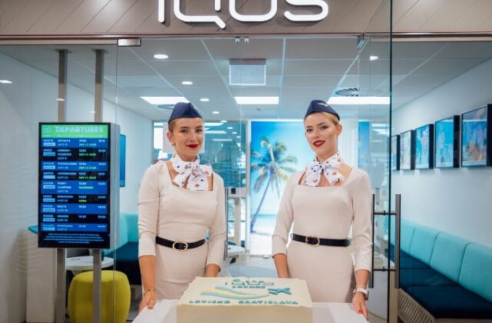 51649_titulna-foto_01-640x420.jpg Narodeniny s prekvapením: V IQOS Lounge na letisku pokrstili letnú „evitovku“