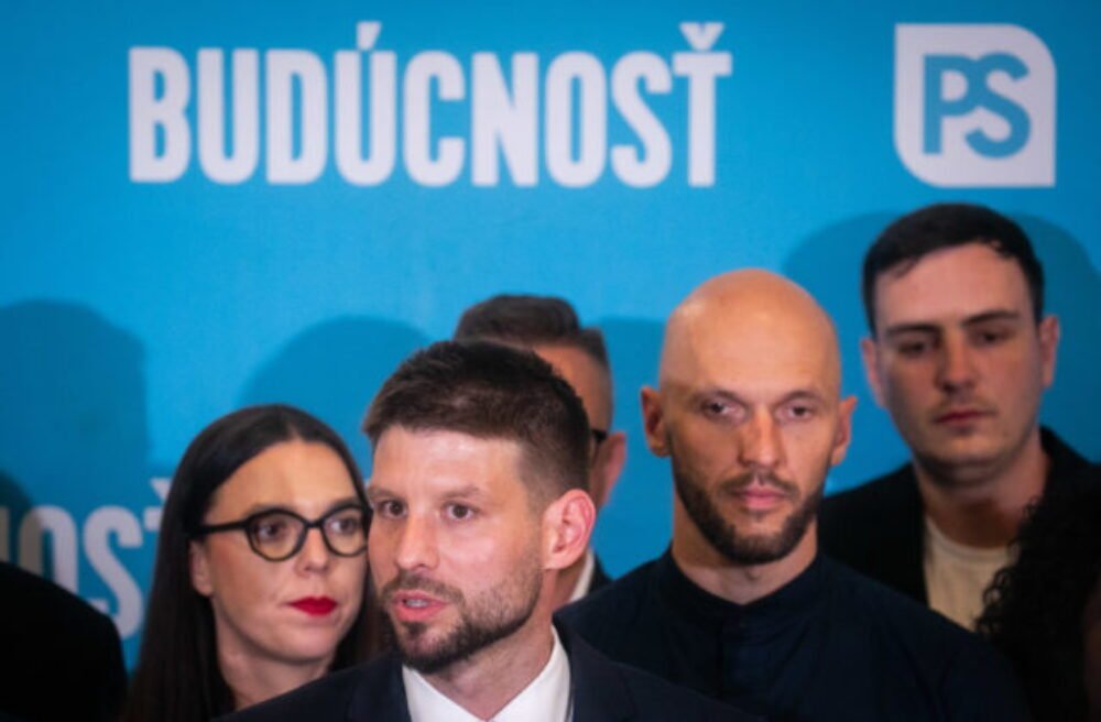 Voľby by vyhralo Progresívne Slovensko, SNS v prieskume predbehla Demokratov