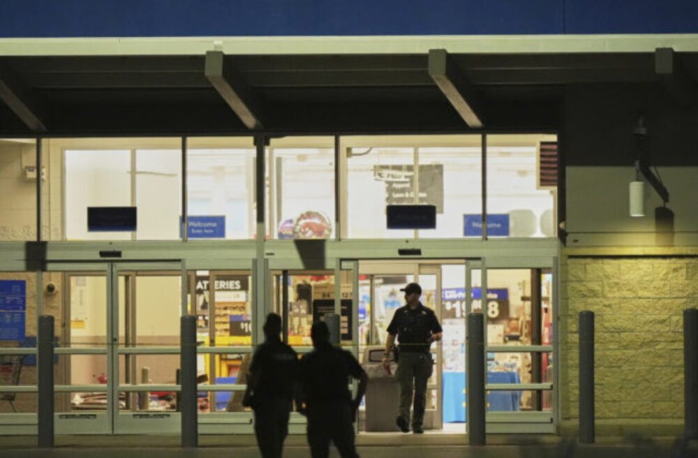Útočník s nožom v predajni Walmart v štáte Michigan zranil 11 ľudí, šiestich kriticky