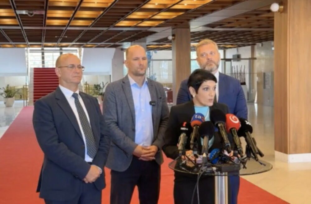 51915_sni-mka-obrazovky-2025-07-28-o-11.58.15-640x420.jpg Brannobezpečnostný výbor k akcii v Dnipre nezasadal, prišlo len šesť poslancov – VIDEO