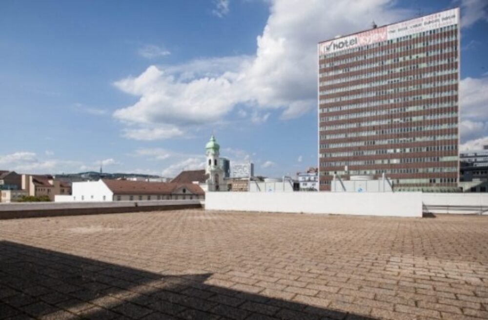 52059_hotel-kyjev-640x420.jpg Bývalý hotel Kyjev je národnou kultúrnou pamiatkou, rozhodnutie môže skomplikovať plánovanú rekonštrukciu