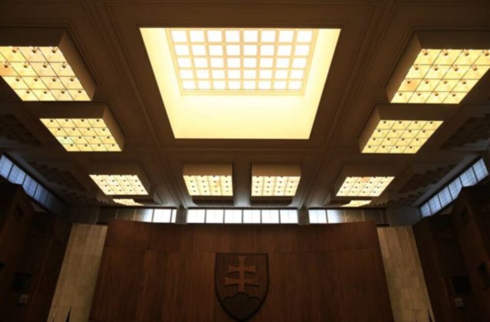 O voľné miesto v súdnej rade sa uchádzajú dvaja kandidáti