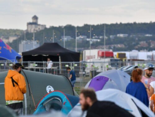 Festival Grape 2025 očakáva desaťtisíce návštevníkov, ľudí lákajú zahraniční aj domáci interpreti