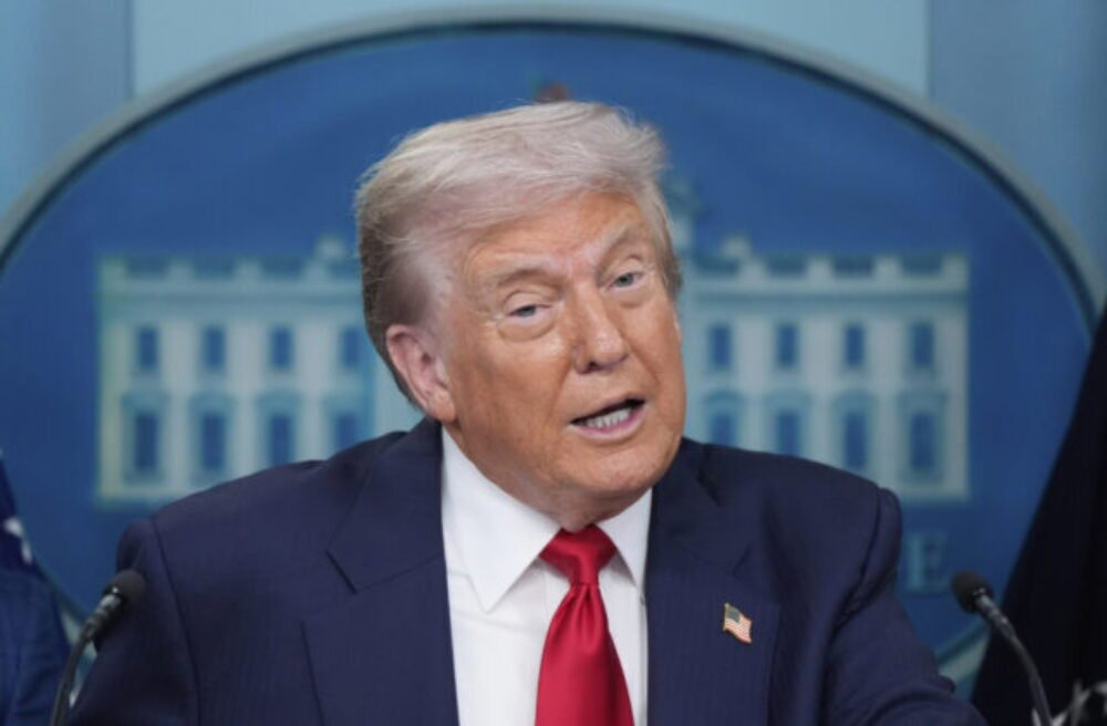 53249_trump_22367-640x420.jpg Trump sa pred cestou na Aljašku dvakrát pomýlil a povedal, že ide do Ruska