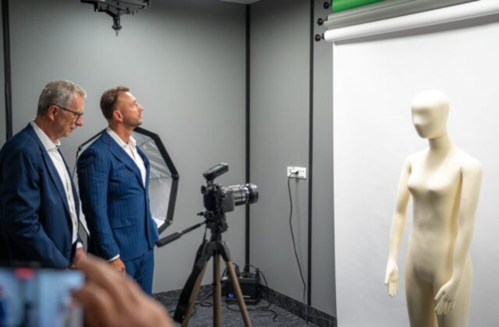 Policajti majú k dispozícii vynovené pracoviská odborov kriminalistickej techniky, rekonštrukcia vyšla na 11 miliónov eur – VIDEO, FOTO