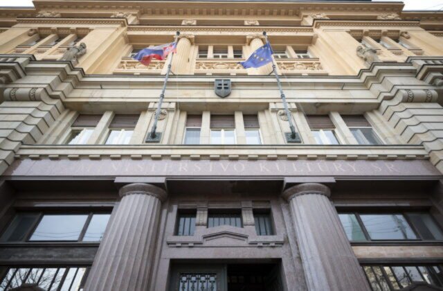 Ministerstvo kult&uacute;ry m&aacute; nov&eacute; služobn&eacute; vozidl&aacute;, cieľom je centraliz&aacute;cia a zn&iacute;ženie n&aacute;kladov