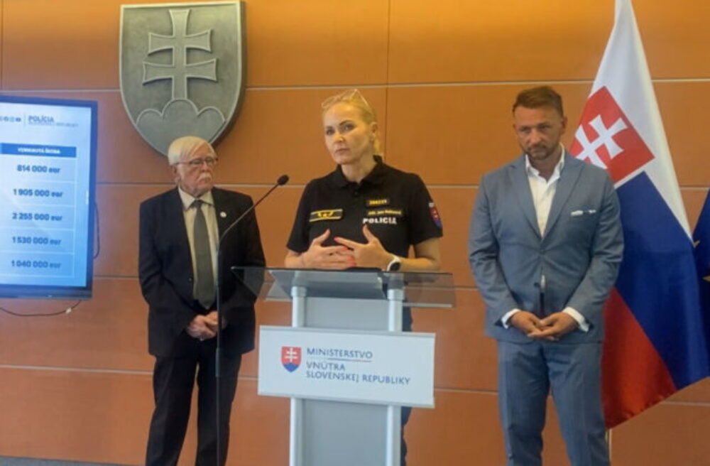 55098_snimka-obrazovky-2025-08-21-143830-640x420.jpg Policajná prezidentka Maškarová skolabovala počas tlačovej konferencie – VIDEO