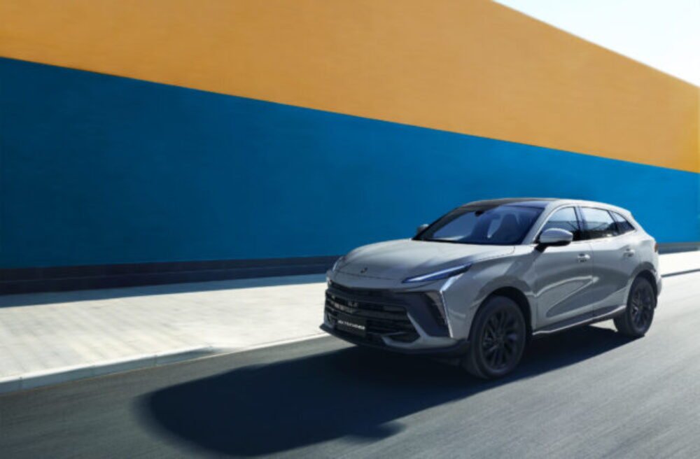 Čínske SUV a 7-miestne MPV sú teraz na Slovensku ešte lacnejšie. Dongfeng ponúka letné zľavy až do 4 000 eur