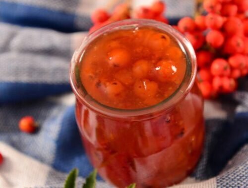 Staré mamy to vedeli: aby jarabinový sirup nebol trpký, stačí počkať na znak prírody a pridať jedno ovocie, výsledok vás šokuje