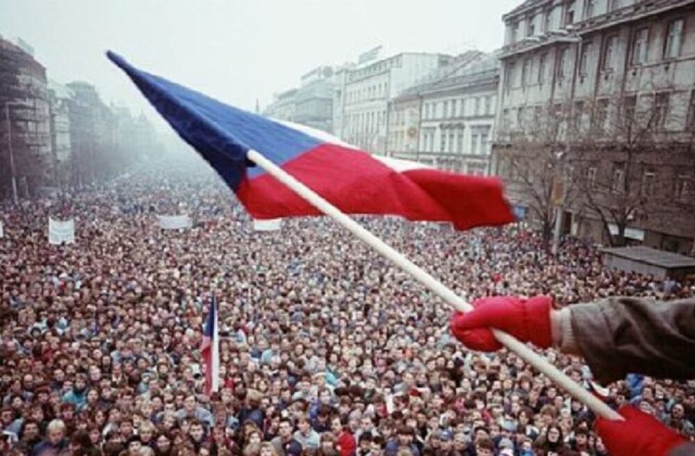 59159_546047225_122212153766102485_6550650547579271404_n-e1757488480119-640x420.jpg Slovenské protifašistické hnutie žiada zachovanie 17. novembra a 8. mája ako dní pracovného pokoja