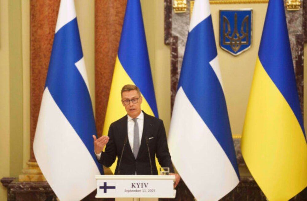 Fínsky prezident natvrdo: Maďarsko a Slovensko kŕmia ruskú armádu