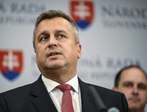 Národniari vyzývajú Fica, aby Slovensko blokovalo pôžičku pre Ukrajinu a postavilo sa za Maďarsko