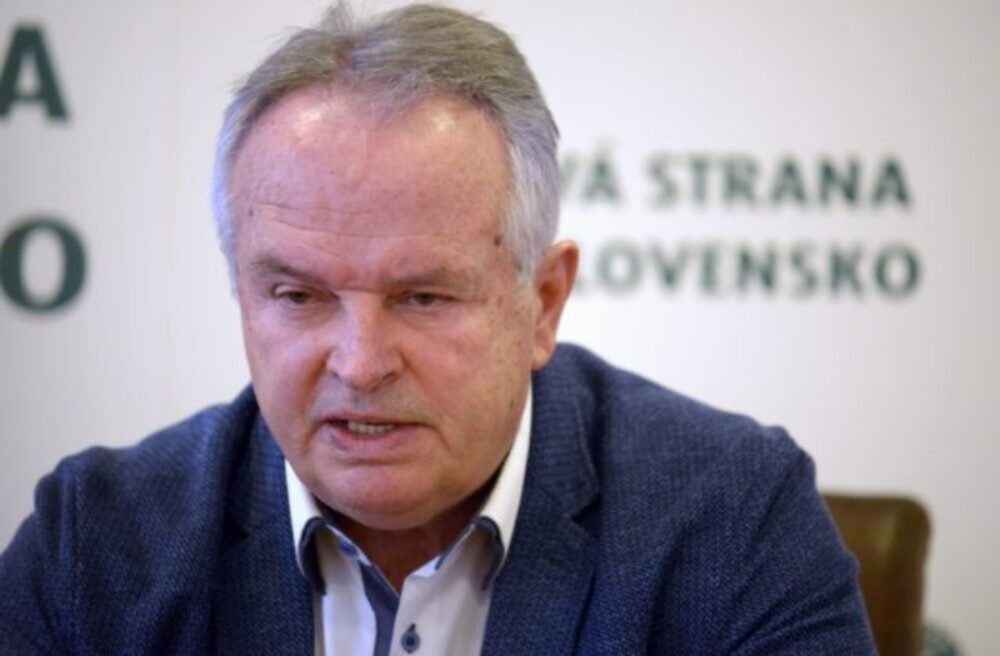59397_1-640x420.jpg Blanár zatiaľ nepotvrdil veľvyslanectvo pre Radačovského, politické nominácie sú však vraj bežné