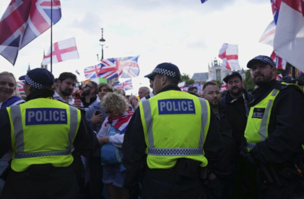 59399_britain_protest_02345-640x420.jpg Pre násilnosti na protiimigračnej demonštrácii v Londýne zatkli 24 ľudí