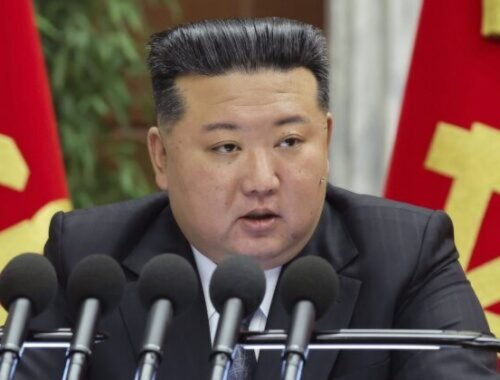 Severná Kórea odpálila sériu rakiet. Juhokórejská armáda hlási približne desať balistických striel