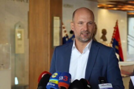 Opozícia odmieta Pellegriniho plán na zavedenie stavu ohrozenia, varuje pred strašením občanov a zneužitím moci – VIDEO