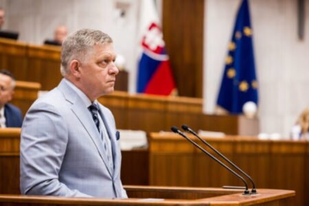 Úrad vlády schválil kontrolu mimovládnych organizácií, opozícia kritizuje zásah do občianskej spoločnosti