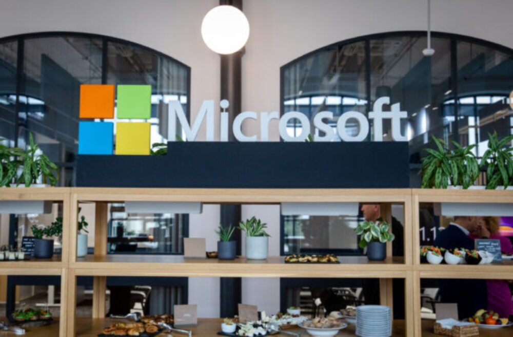 60194_microsoft-oslavuje-30-rokov-posobenia-na-slovensku-640x420.jpg 30 rokov Microsoftu na Slovensku: Od Windows 95 po AI revolúciu verejnej správy