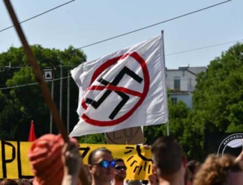 Zástupcovia menšín kritizujú znižovanie trestov za extrémizmus aj kriminalizovanie polemiky o Benešových dekrétoch