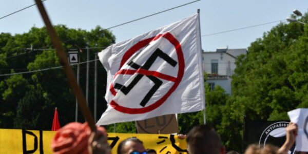 Zástupcovia menšín kritizujú znižovanie trestov za extrémizmus aj kriminalizovanie polemiky o Benešových dekrétoch