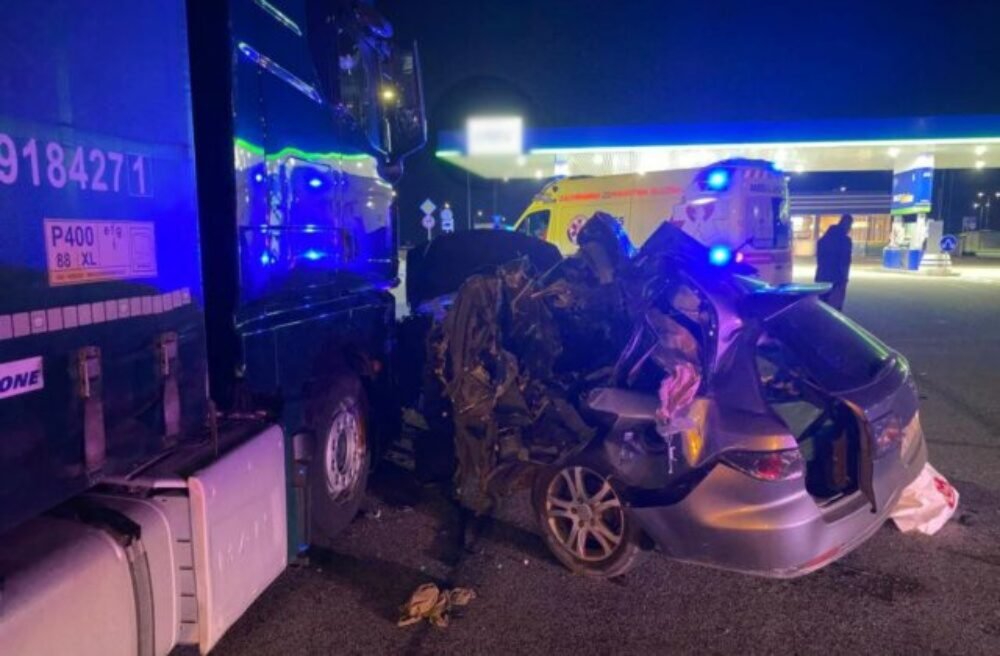 60356_558208119_1113377000989732_7062714155706359814_n-e1759390773290-640x420.jpg Tragická nehoda na diaľnici D4 si vyžiadala jeden život, vodič narazil do zaparkovaného kamióna