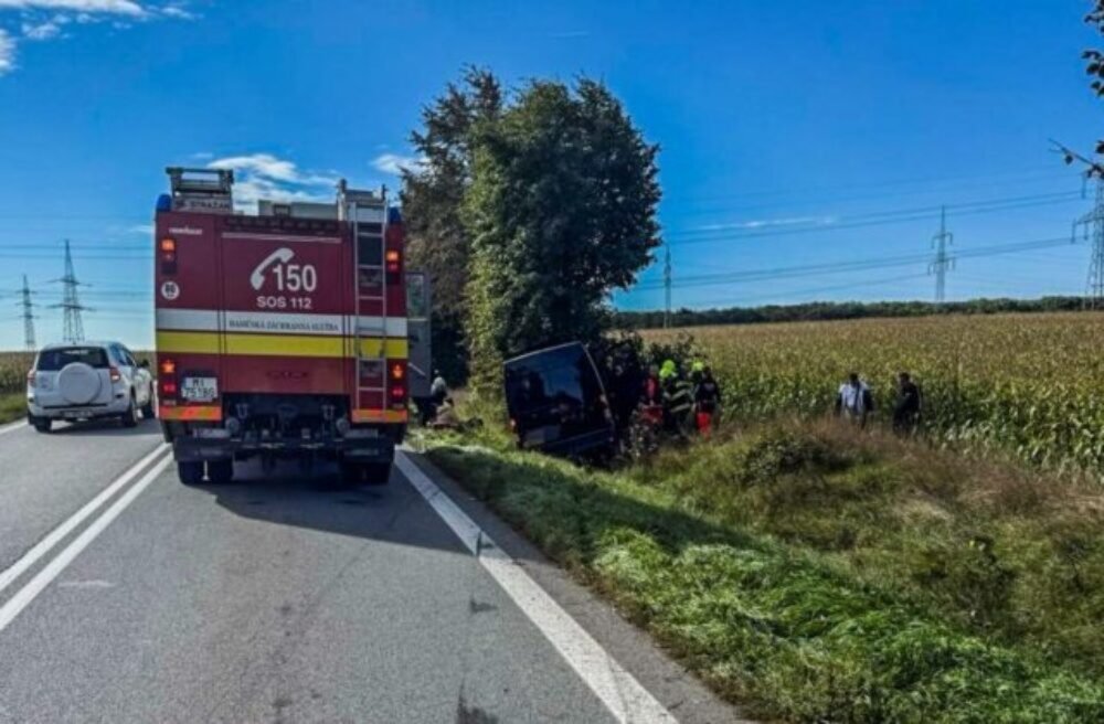 Vážna nehoda pri Michalovciach, pri zrážke dvoch dodávok zasahovali všetky záchranné zložky – FOTO