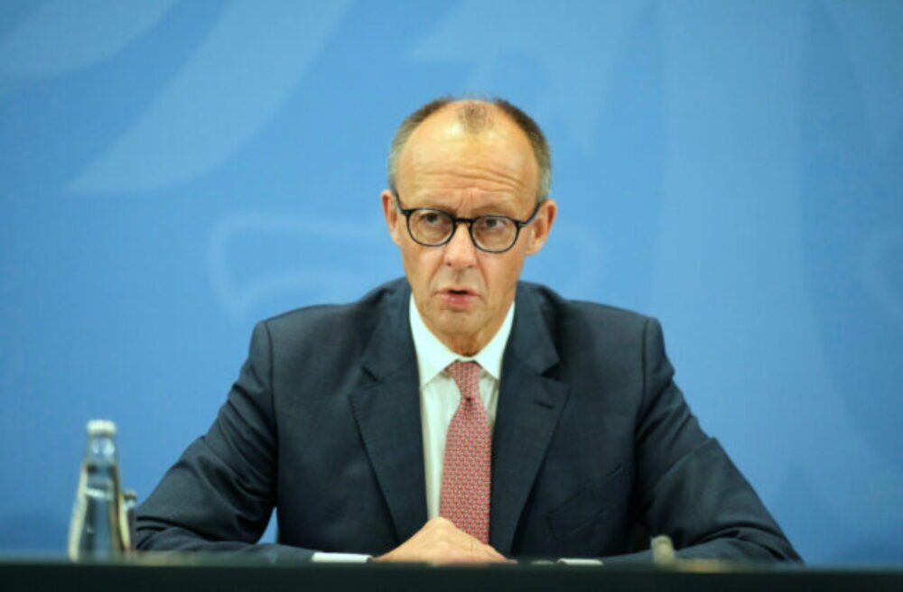 60747_germany_politics_06662-640x420.jpg Nemecký kancelár odmieta zákaz spaľovacích motorov v EÚ od roku 2035