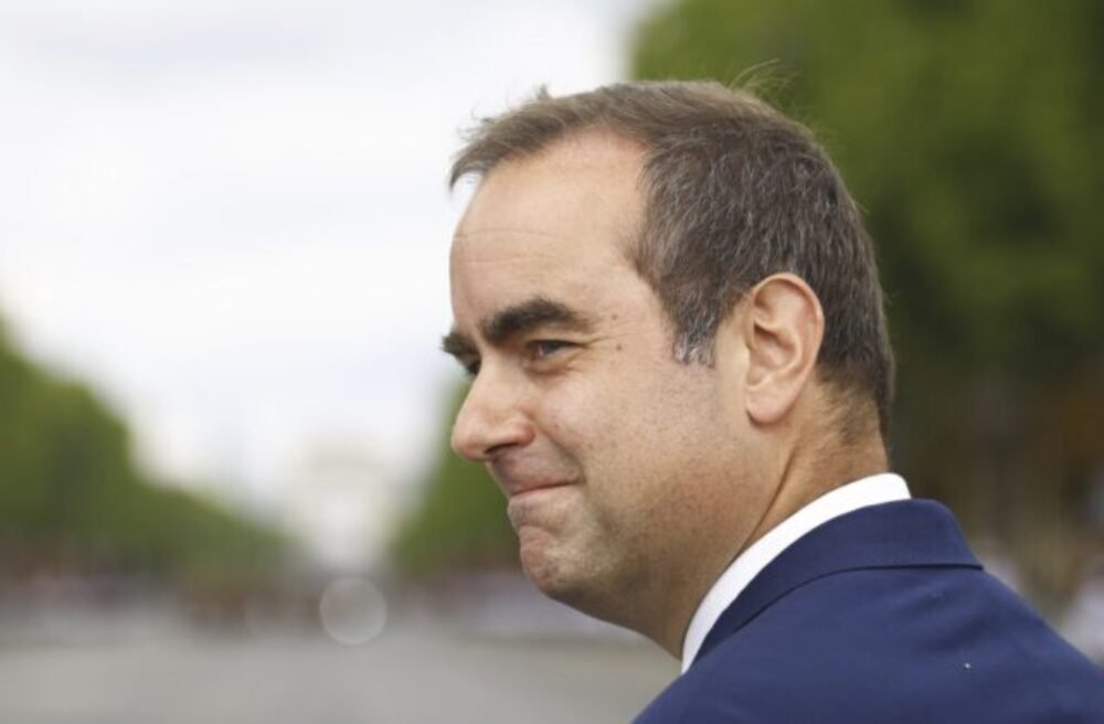 60823_france_bastille_day_75875-640x420.jpg Macron znovu vymenoval Lecornua za premiéra, Francúzsko zostáva v politickej kríze