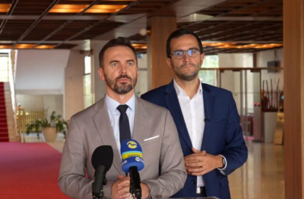 60963_snimka-obrazovky-2025-10-13-171423-640x420.jpg Táto vláda stratila legitimitu, upozorňuje Šipoš. Hnutie Slovensko chce ďalšiu mimoriadnu schôdzu – VIDEO