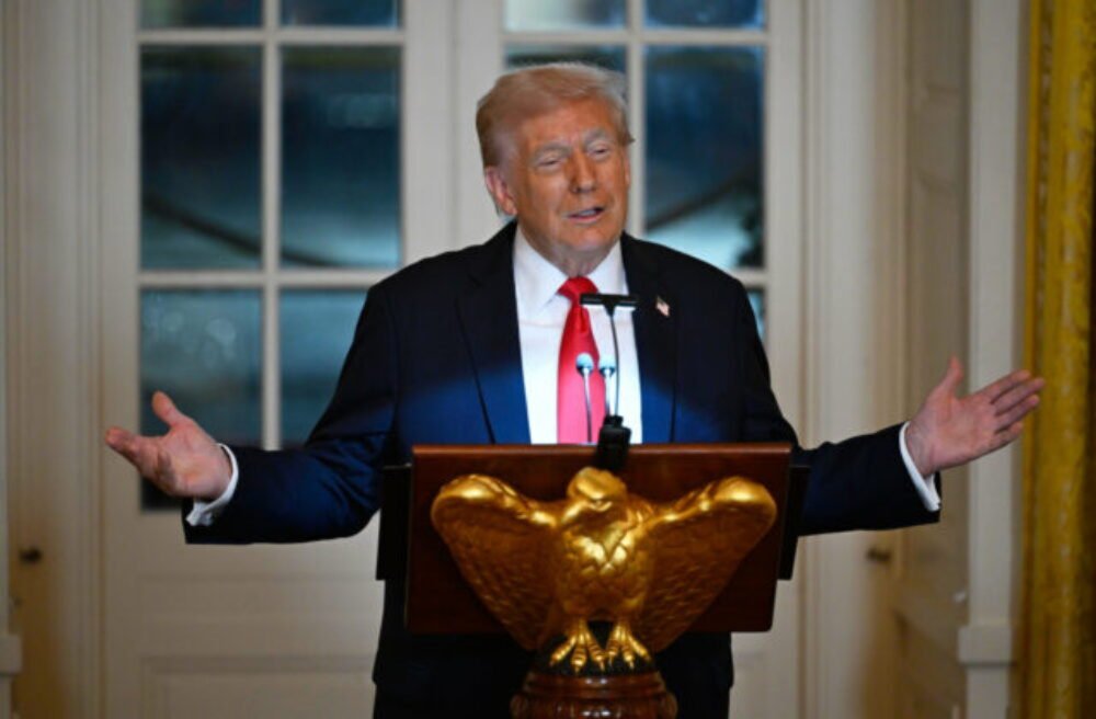Trump bude pred schôdzkou so Zelenským hovoriť s Putinom