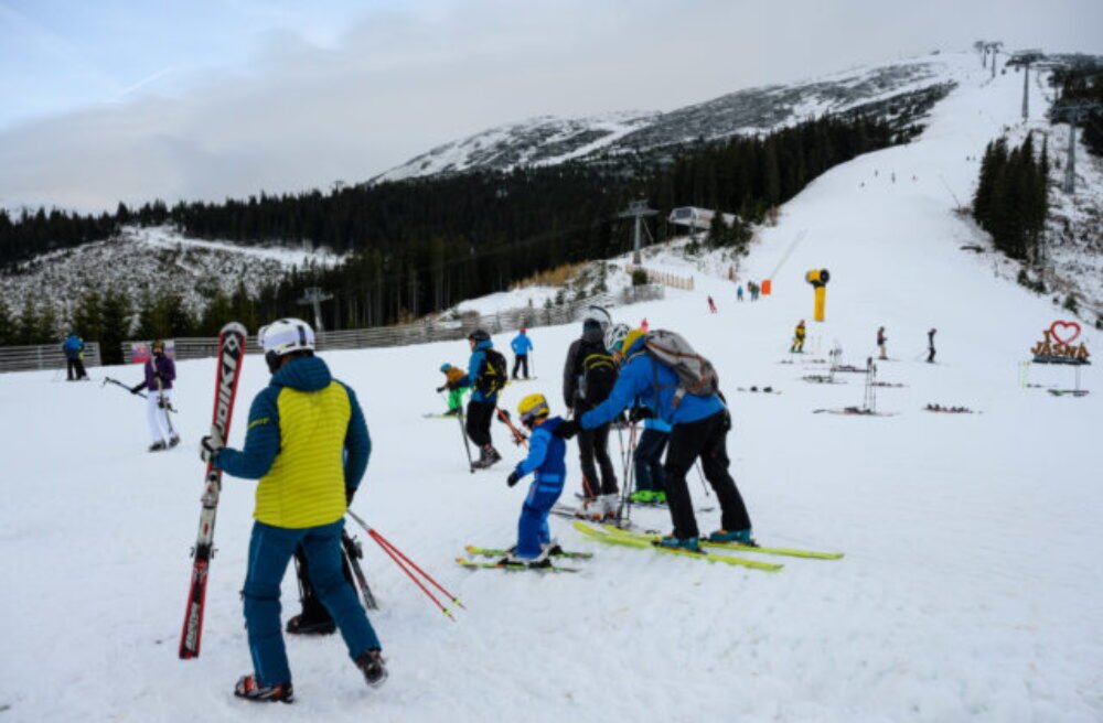 61320_10_z6f3441-640x420.jpg Jasná odštartuje zimnú sezónu už čoskoro. Ako sú na tom ostatné lyžiarske strediská?