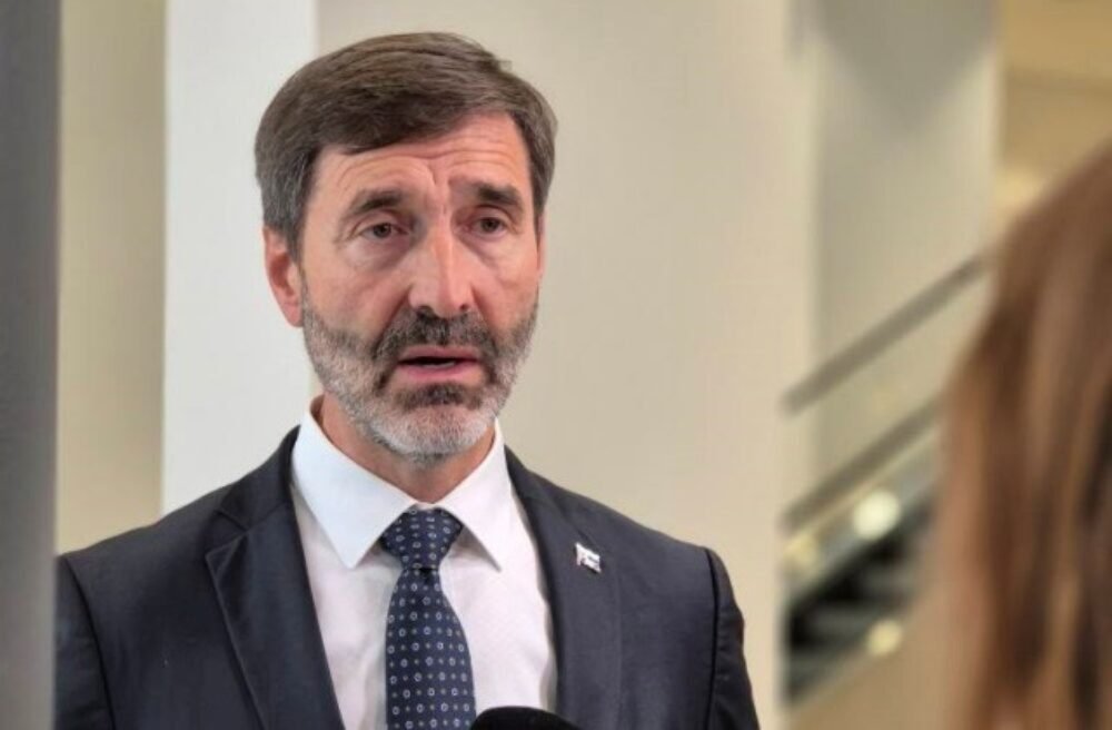 61353_blanar2.jpg Liberáli kritizujú chybu Blanárovho ministerstva, chybnú SMS o evakuácii označili za flagrantné zlyhanie