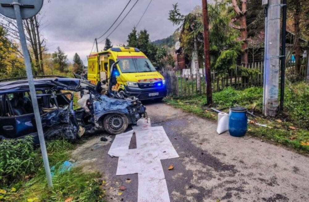Tragickú nehodu v Margecanoch neprežil spolujazdec, auto šoféroval len 13-ročný chlapec – FOTO