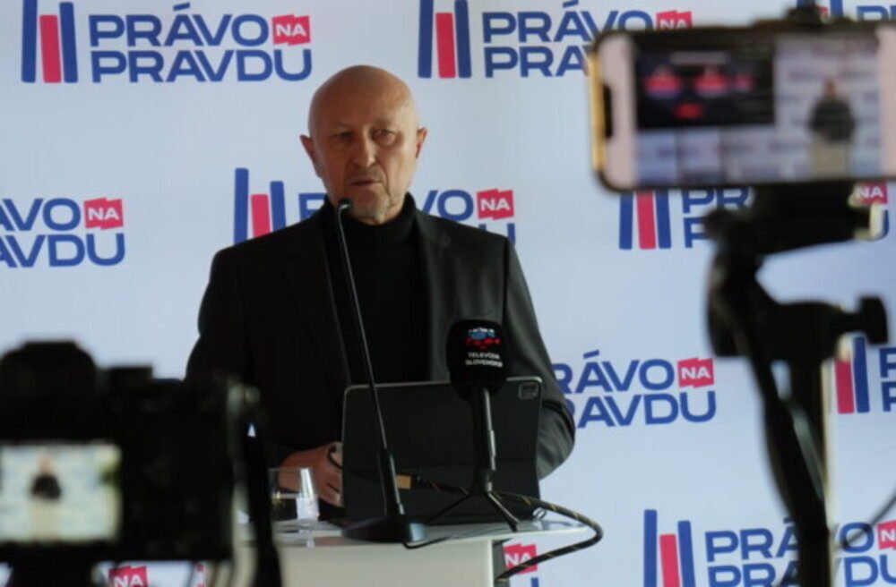 61700_6900ae127ff0e829285475-640x420.jpg Strana Zoroslava Kollára vstupuje do politiky s jasným mottom: „Slovensko na prvom mieste“ – VIDEO, FOTO