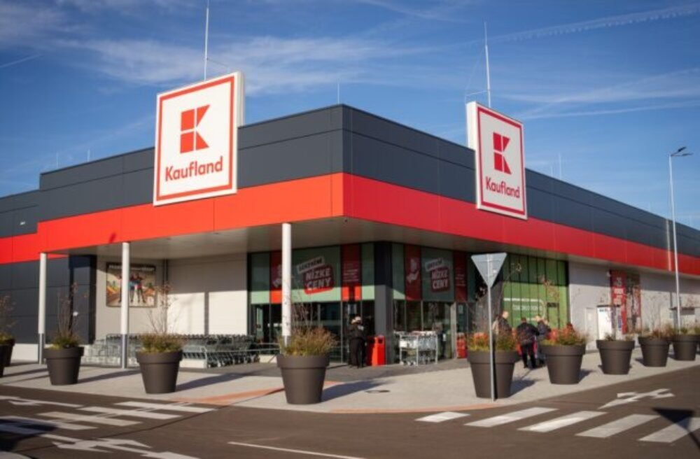 61804_foto-1-2-640x420.jpg Kaufland v Košiciach otvoril modernú predajňu so zelenou strechou a dažďovými záhradami