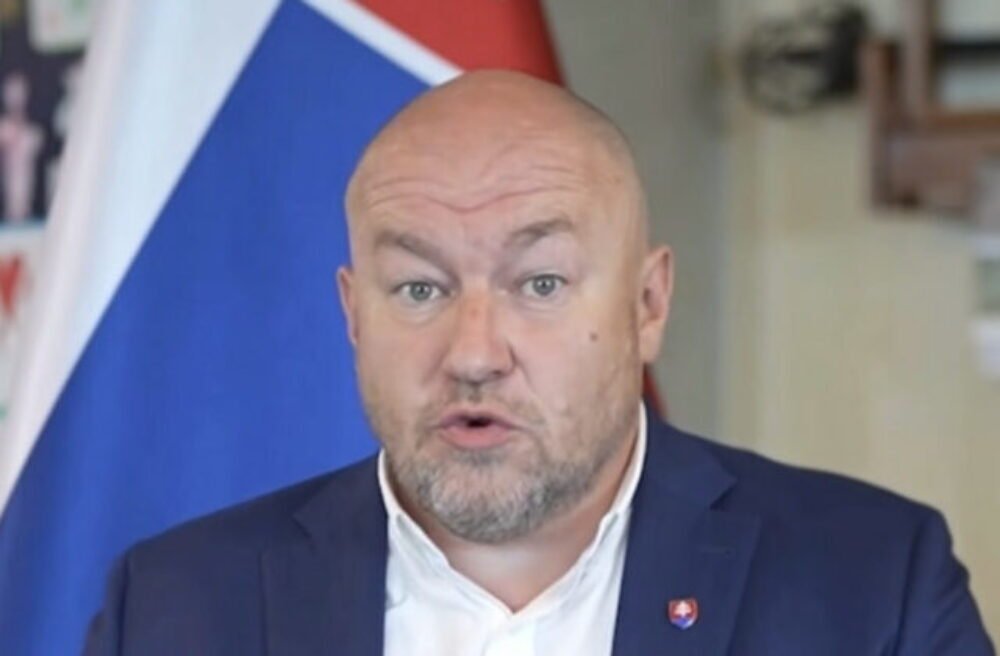 62049_sni-mka-obrazovky-2025-08-18-o-15.09.56-640x420.jpg Huliak rešpektuje Pellegriniho rozhodnutie nepodpísať zákon o hazarde, s jeho postojom však nesúhlasí – VIDEO