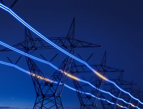 Pre ukrajinské útoky zostalo v ruských oblastiach pri hraniciach bez elektriny najmenej 20-tisíc ľudí