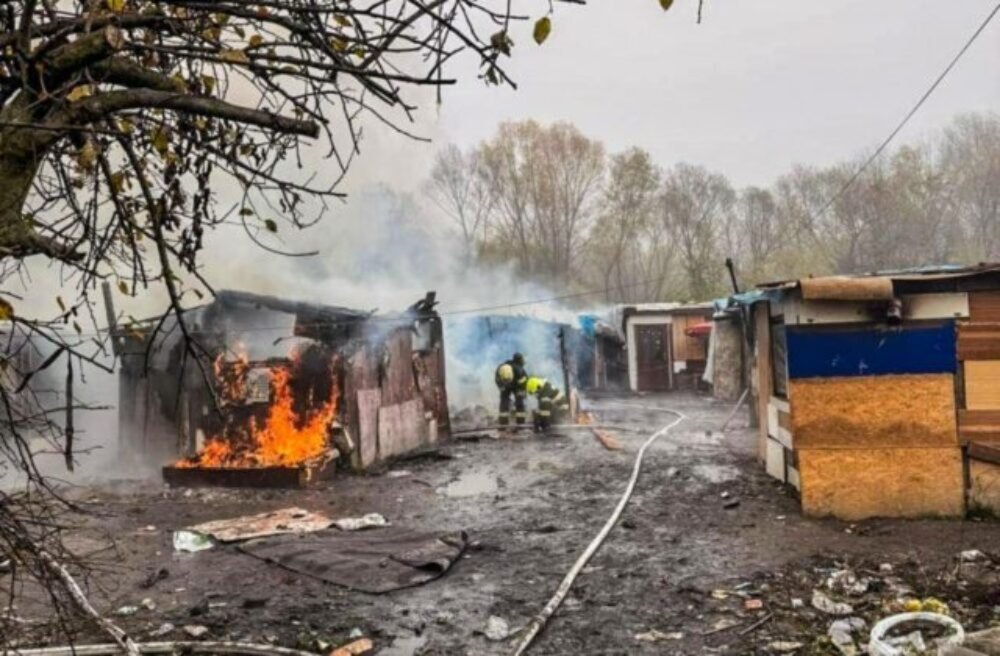 Požiare vo vylúčených komunitách spôsobili smrť deviatich detí, Človek v ohrození apeluje na vládu